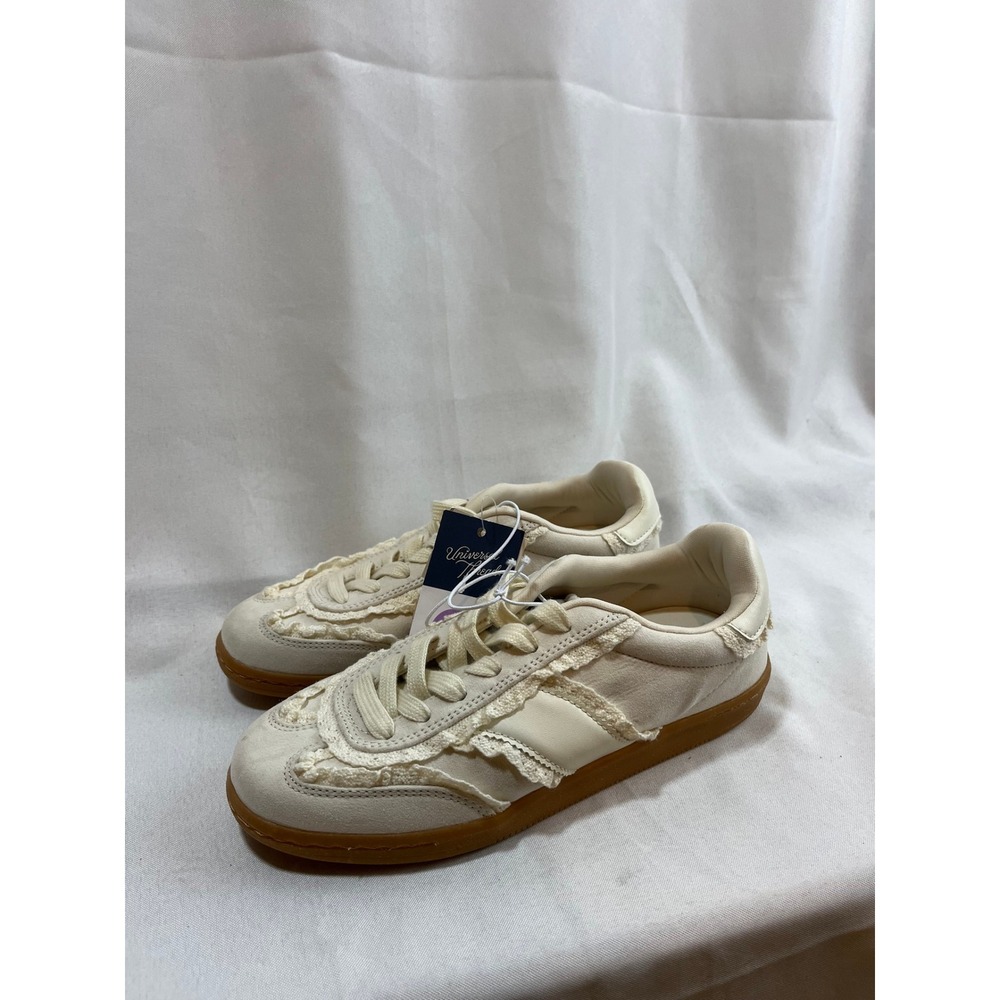 Universal Thread Cream Eyelet Lace Trim Gum Sole Sneakers Womens 6.5 NEW